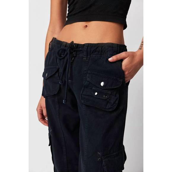 NEW FREE PEOPLE tahiti cargo pants in black - Picture 4 of 4